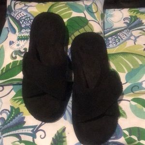Vionic slip on slippers